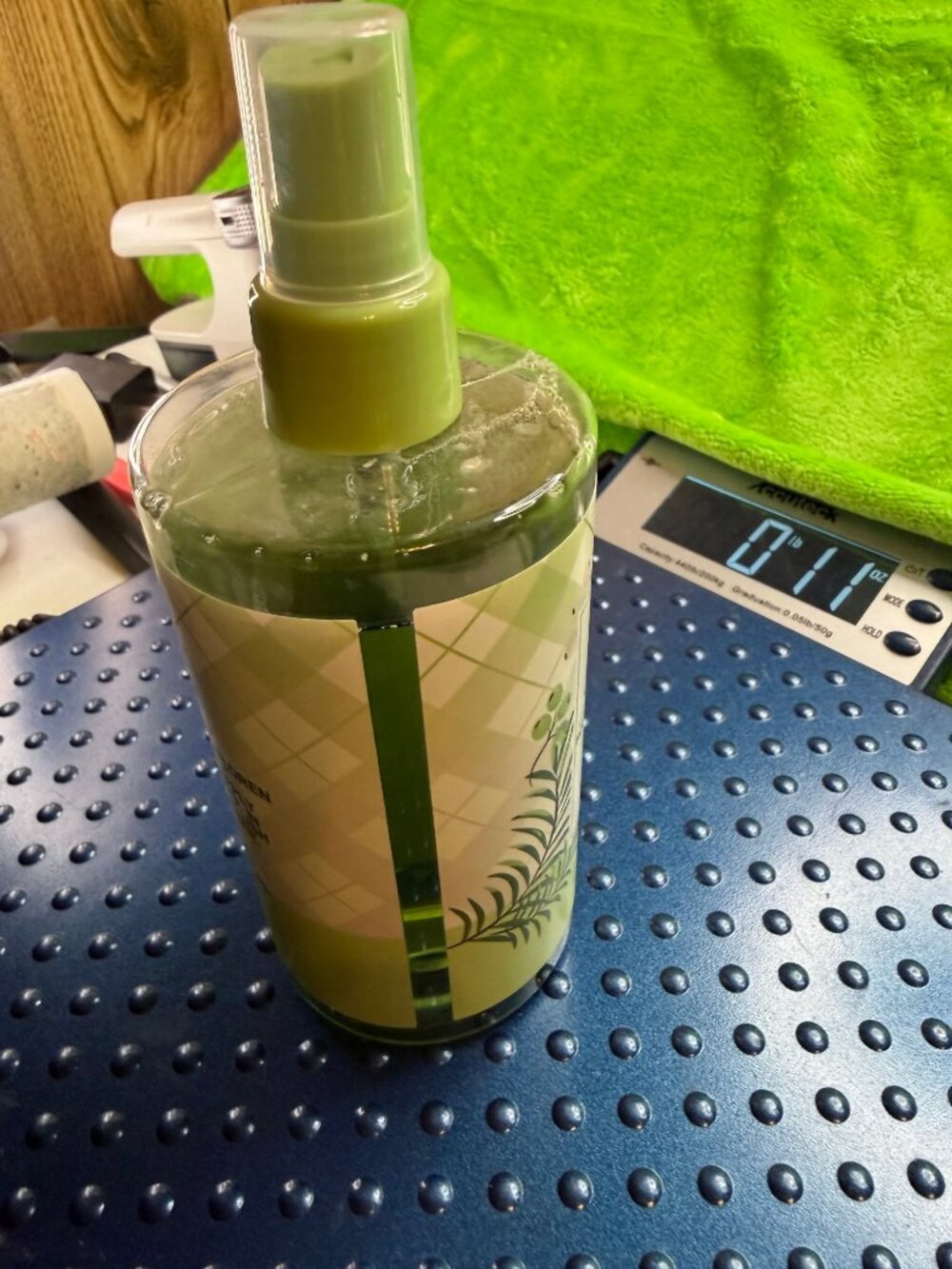 Bath & Body Works Holly Floral Clear Musk Body Mist 11.8oz - Picture 3 of 4